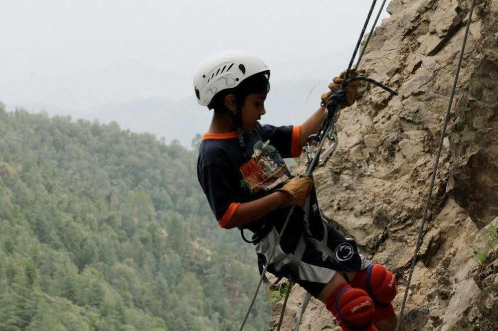 Aamod Resort Shimla Exterior foto